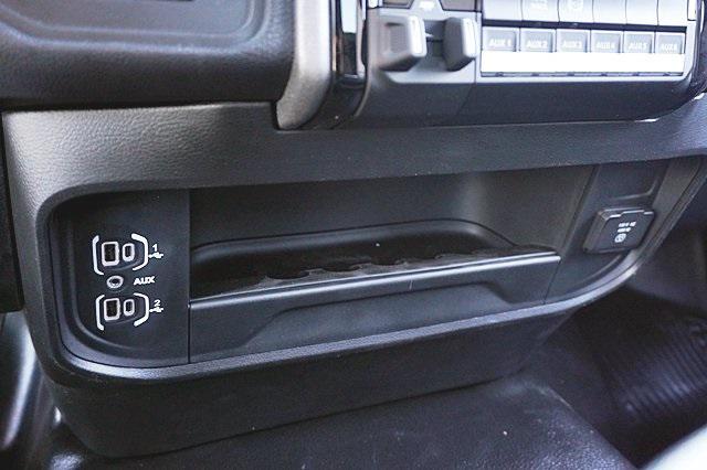 New 2023 Bright White Clear-Coat Exterior Paint RAM TRADESMAN Chassis Cab image 32