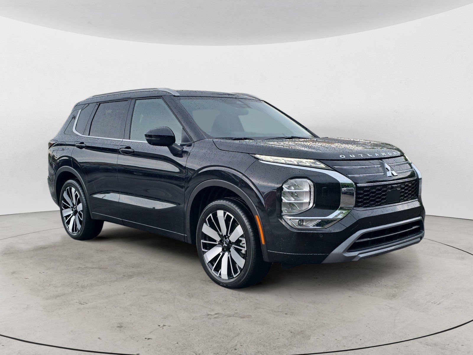 2025 Mitsubishi Outlander SEL's photo