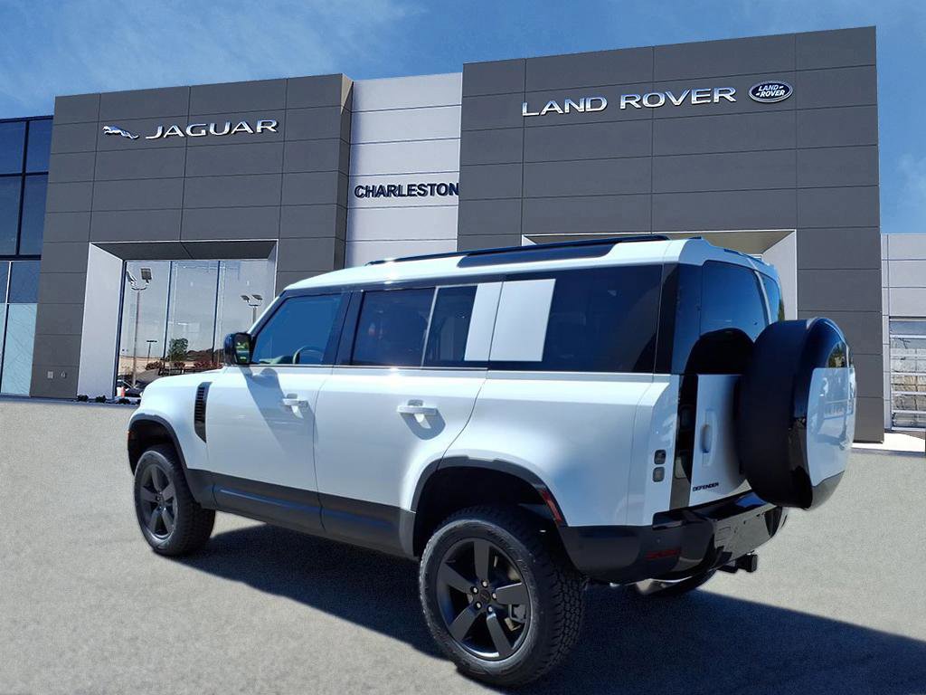 2026 Land Rover Defender 110 S photo 2