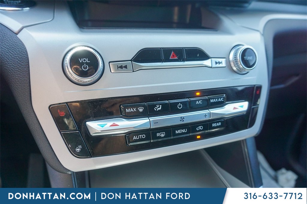 2023 Ford Explorer XLT photo 8