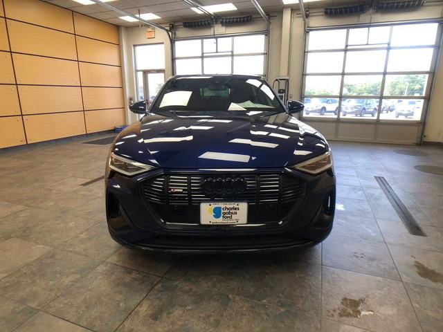Used 2022 Audi e-tron Sportback Premium with VIN WA11AAGE1NB041686 for sale in Des Moines, IA