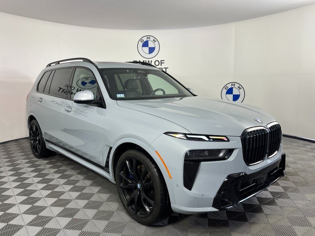 2024 BMW X7 40i's photo