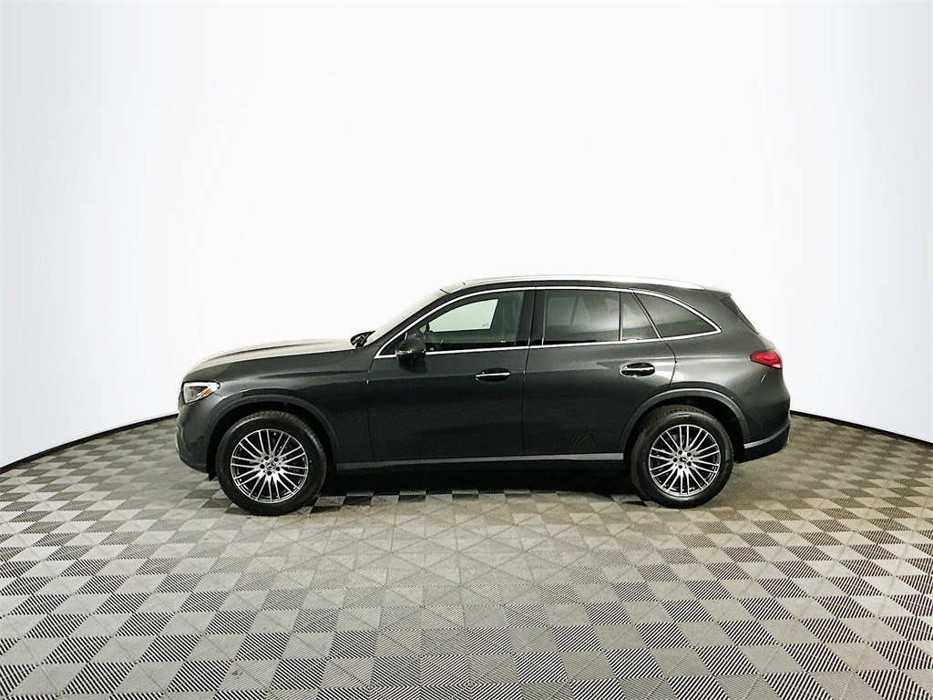 2026 Mercedes Benz GLC 300 4MATIC photo 3