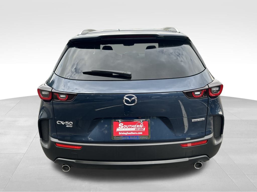 2025 Mazda CX-50 2.5 Select photo 4