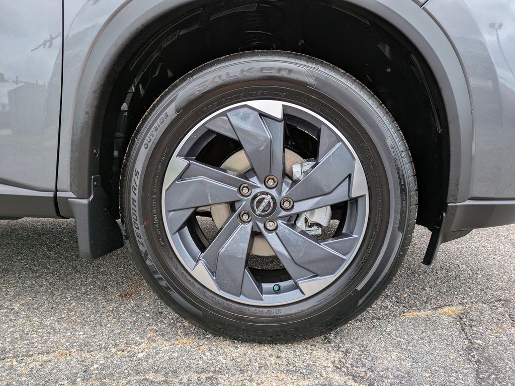 2026 Nissan Rogue SV photo 10