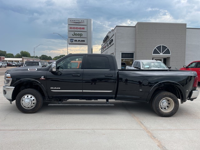 2026 RAM Ram 3500 Pickup Limited's photo