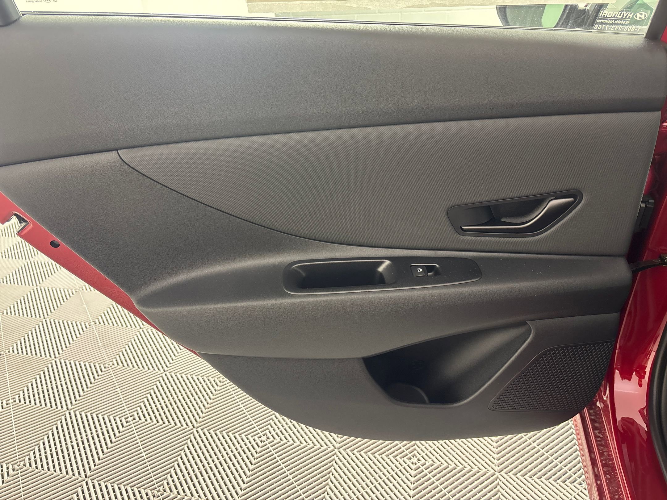 2025 Hyundai Elantra SEL Sport photo 19
