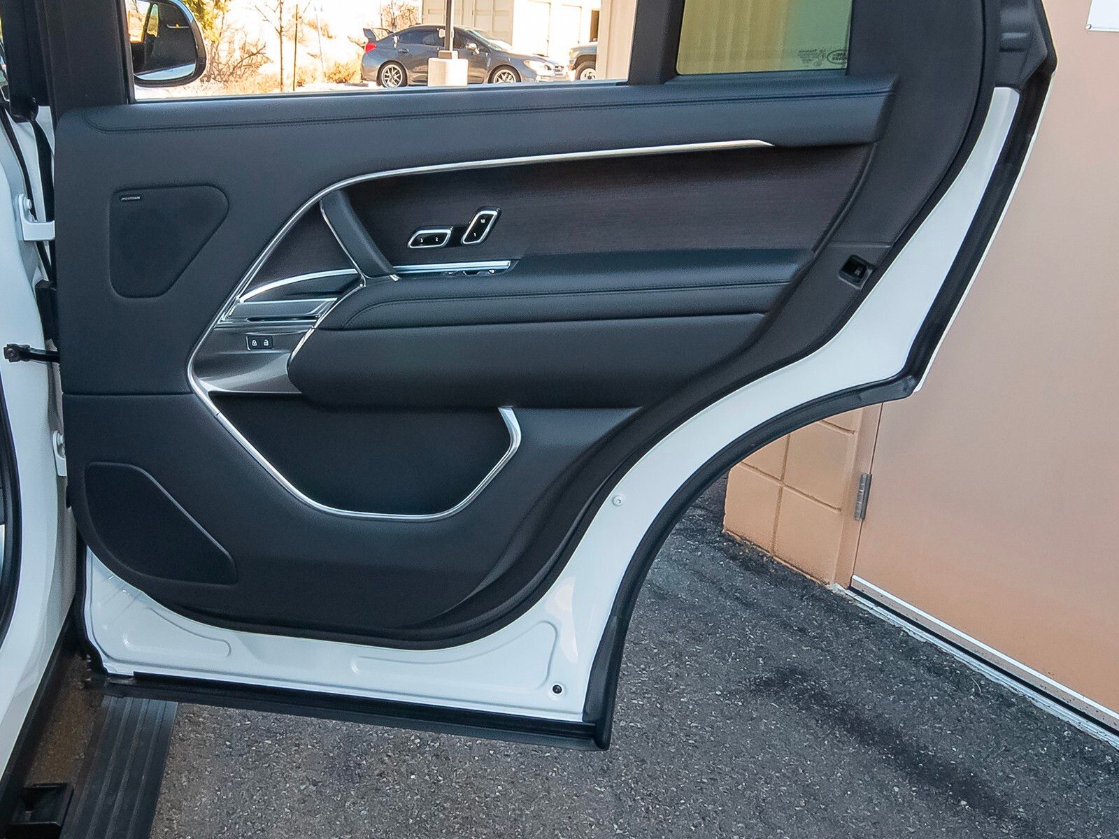 2025 Land Rover Range Rover SE photo 42