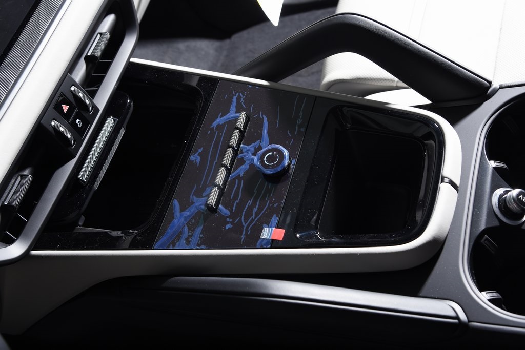 2025 Porsche Cayenne E-Hybrid photo 18