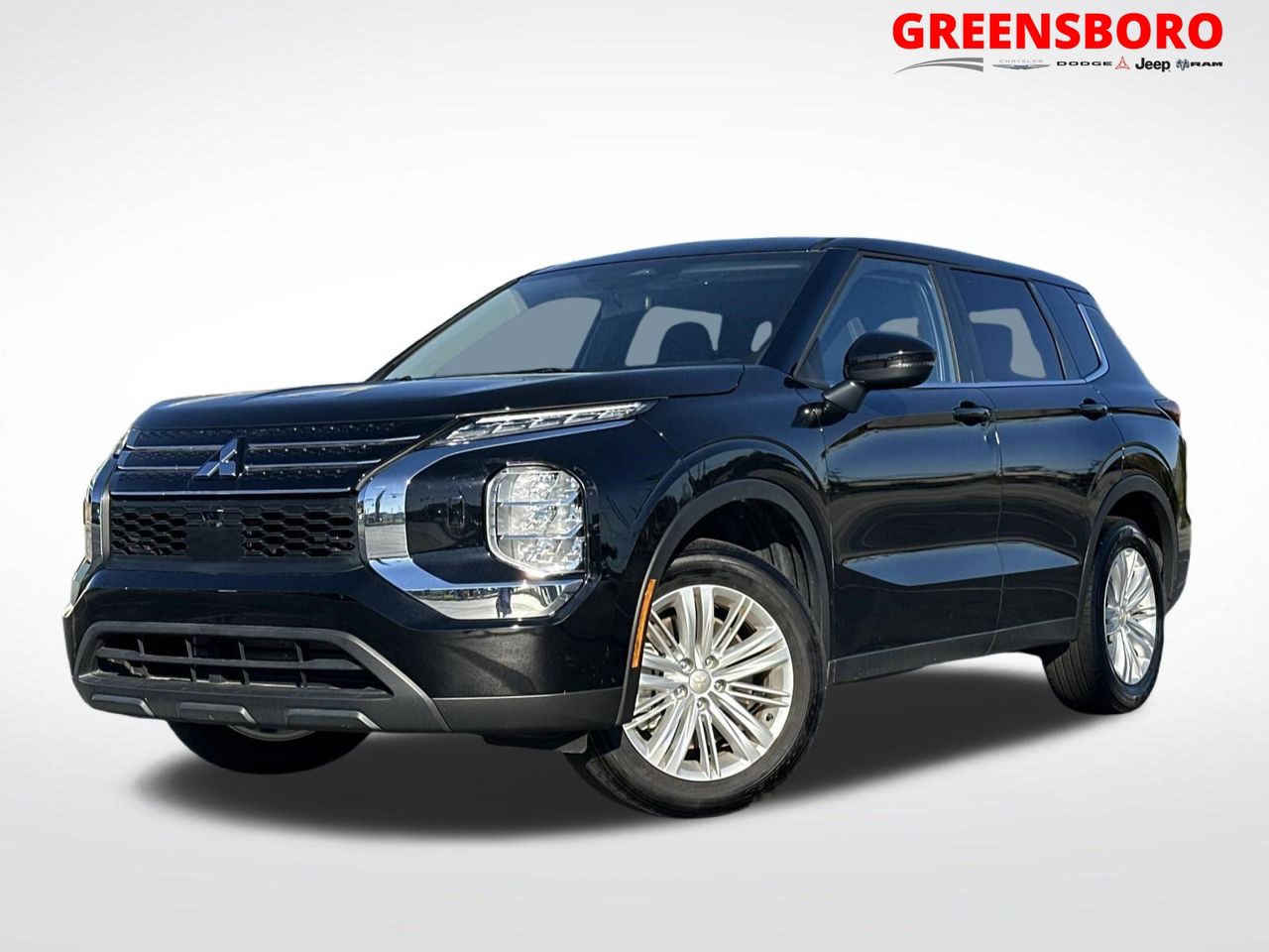 2024 Mitsubishi Outlander ES's photo