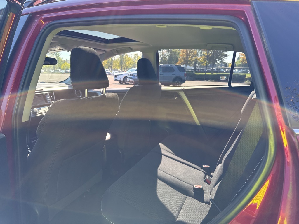 2018 Toyota RAV4 XLE photo 17