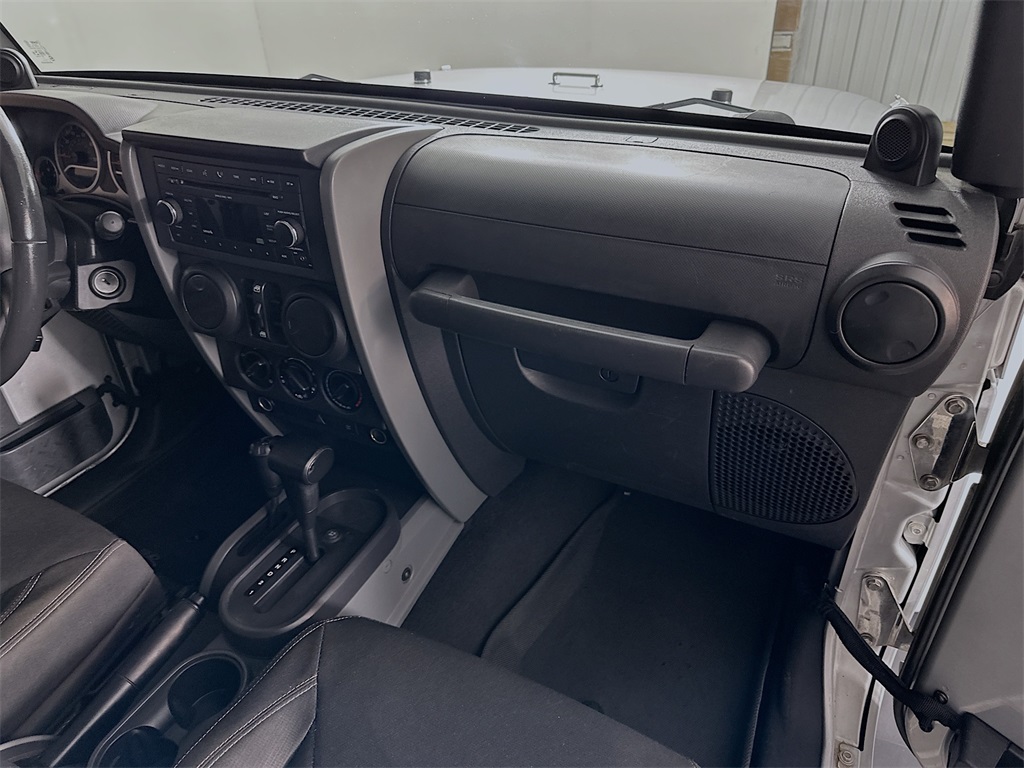 2007 Jeep Wrangler Unlimited Sahara photo 21