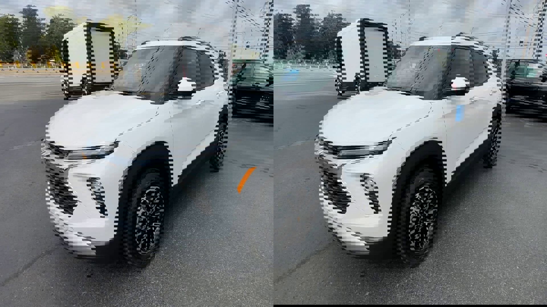 2026 Chevrolet Trailblazer LT photo 2