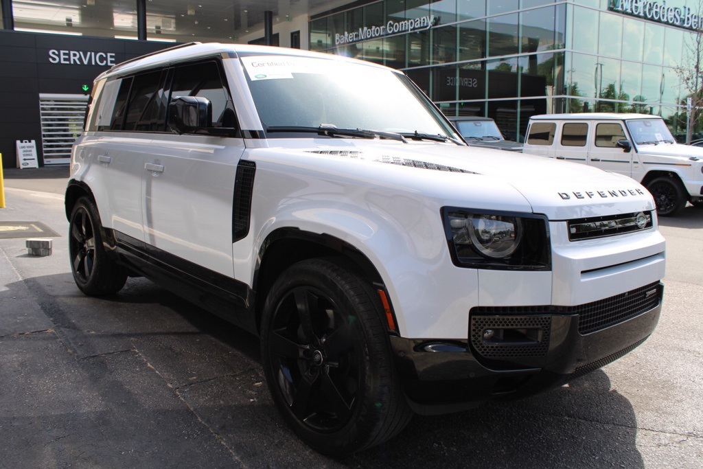 2023 Land Rover Defender 110 X-Dynamic SE photo 3