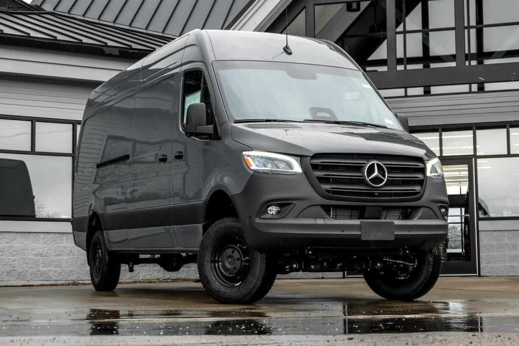 2025 Mercedes-Benz Sprinter Cargo Van Base's photo