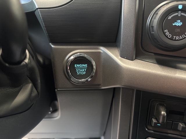 2025 Ford F-150 XLT photo 30