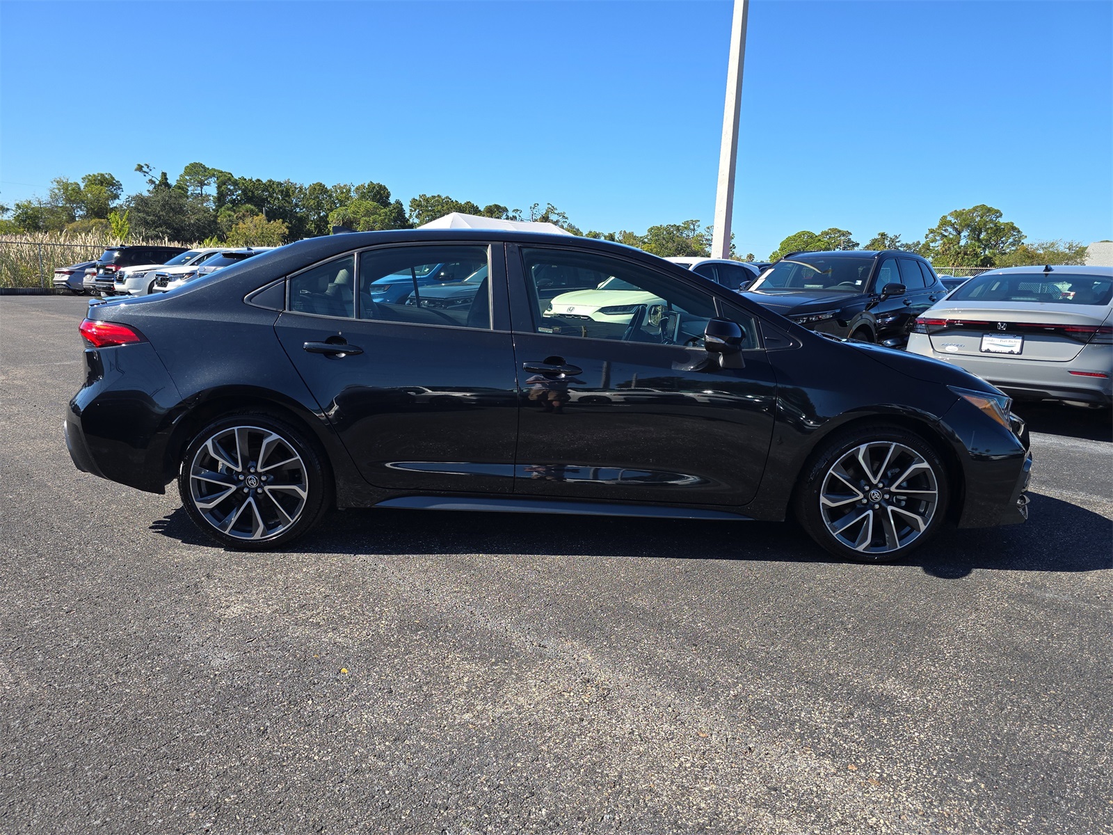 2020 Toyota Corolla XSE photo 3