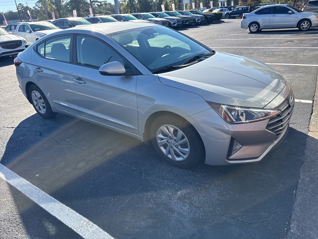 2020 Hyundai Elantra SE photo 4
