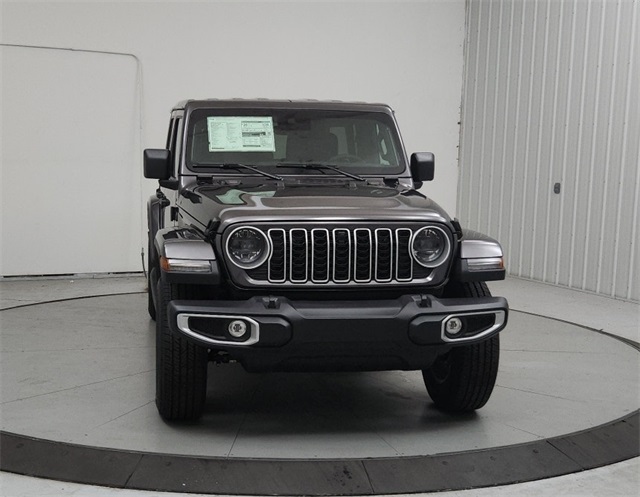 2025 Jeep Wrangler Sahara photo 2