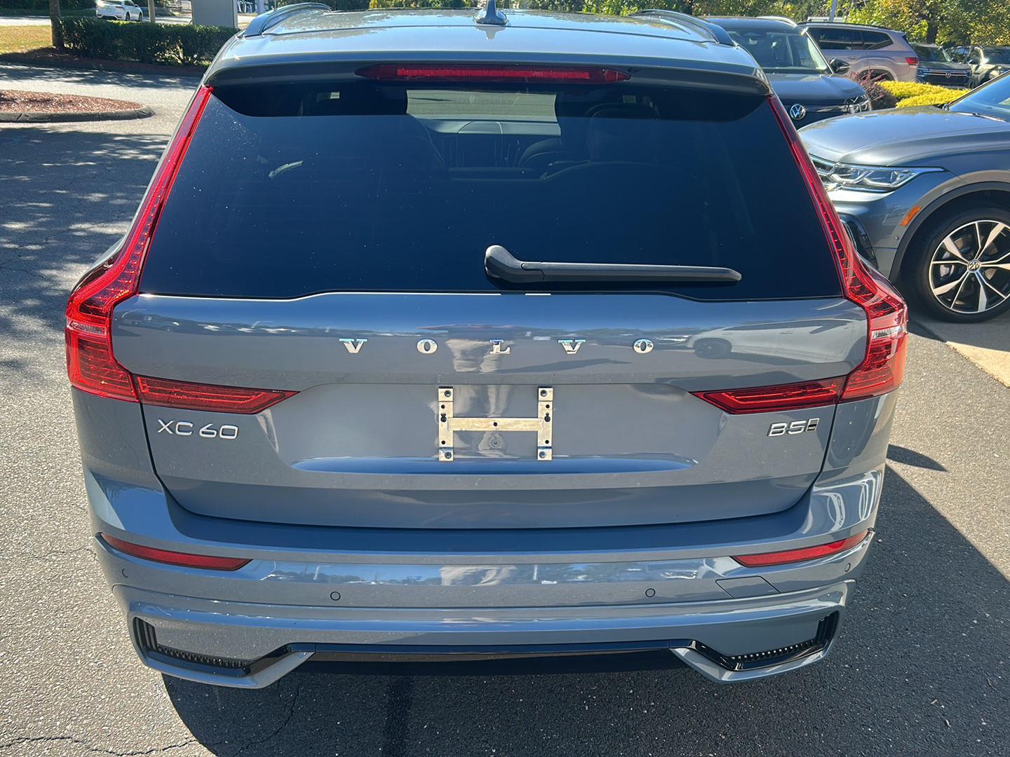 2024 Volvo XC60 Plus photo 3