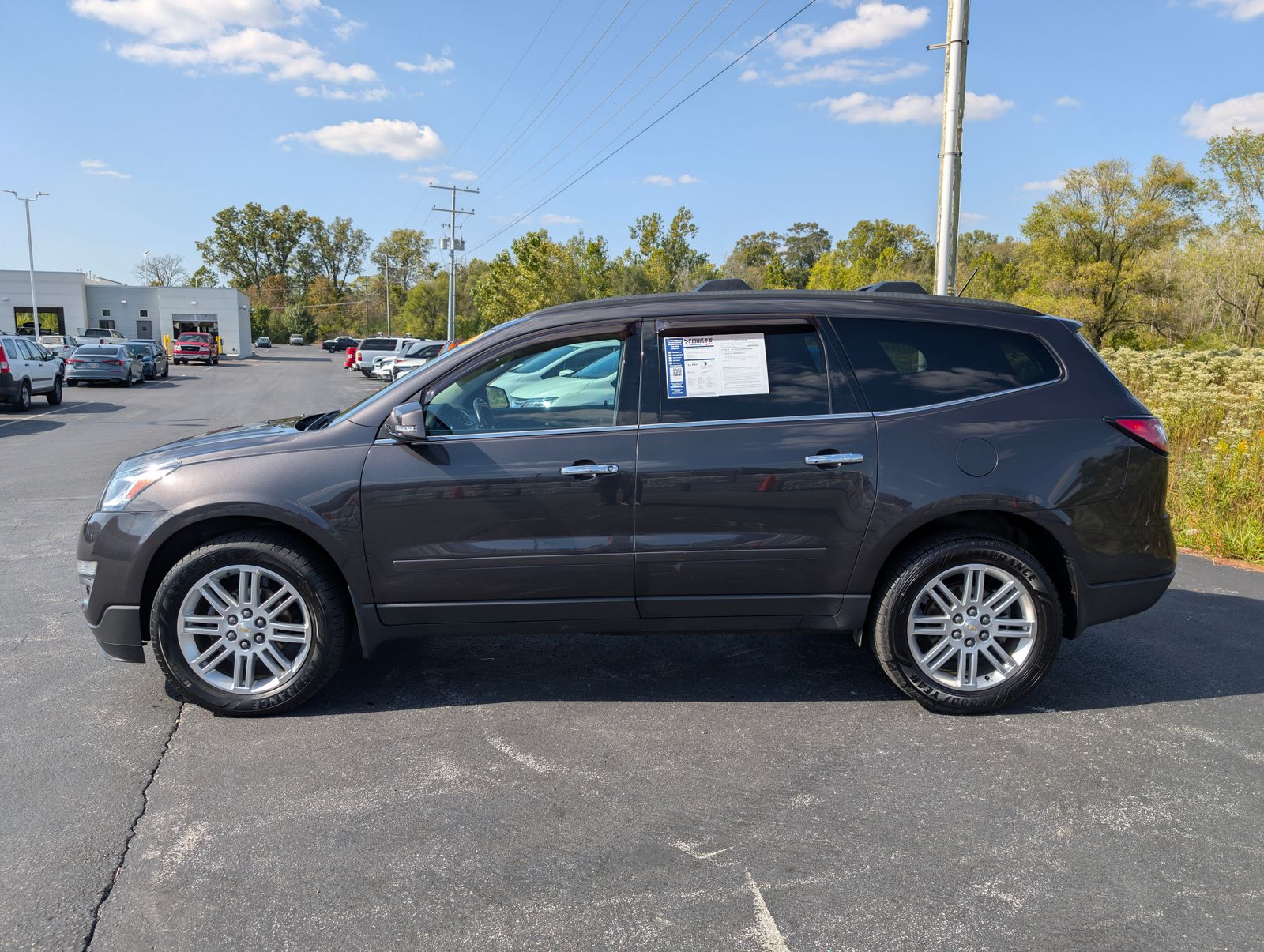 2014 Chevrolet Traverse 1LT photo 2