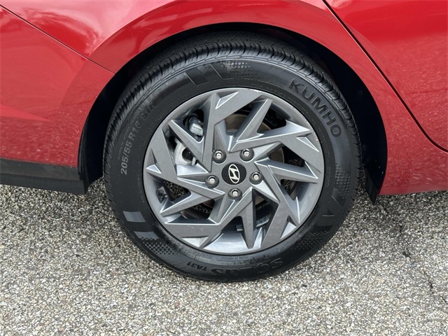 2024 Hyundai Elantra SEL photo 11