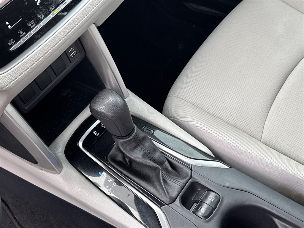 2022 Toyota Corolla Cross L photo 27