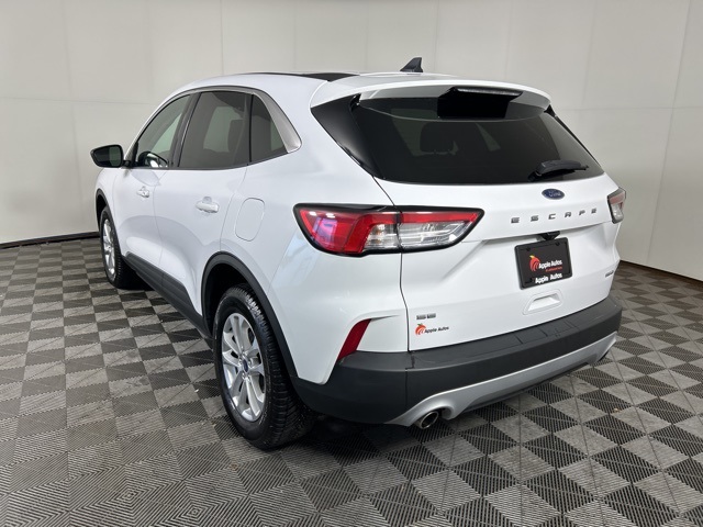 2022 Ford Escape SE photo 4