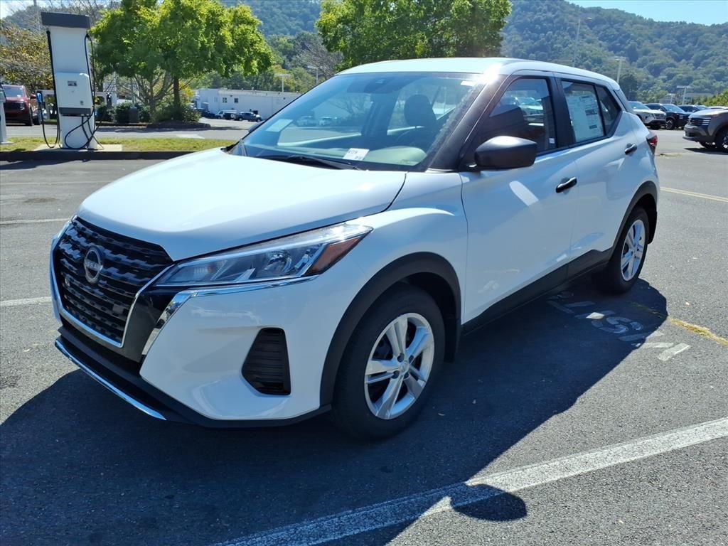 2025 Nissan Kicks Play S photo 6