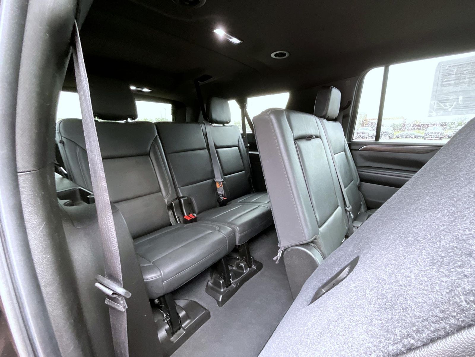 2021 Chevrolet Suburban LT photo 19