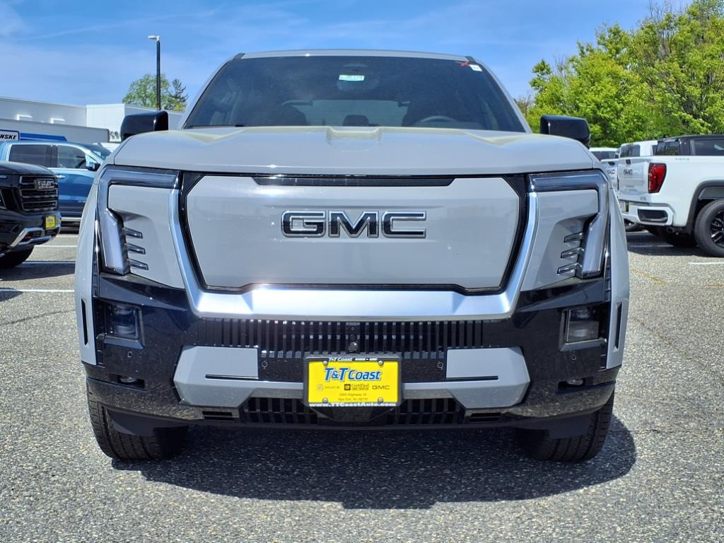 2025 Gmc Sierra Denali photo 2