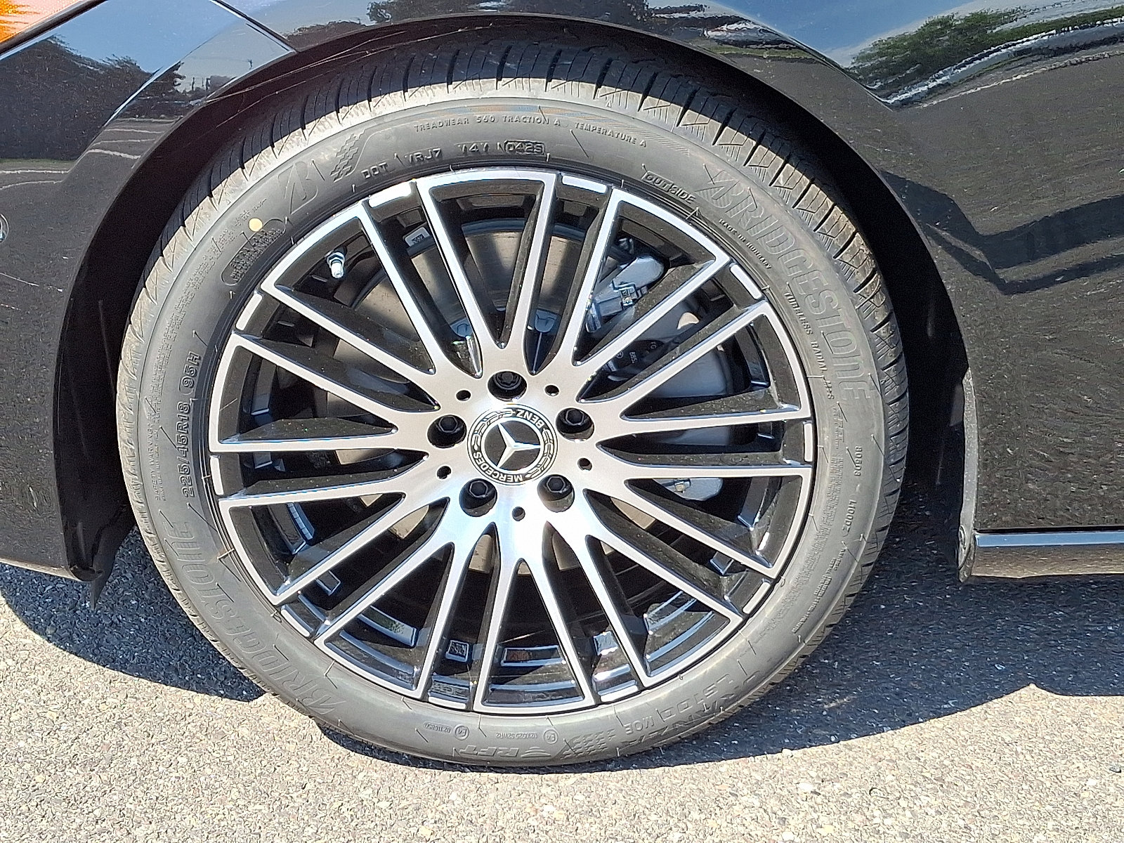 2025 Mercedes Benz C 300 4MATIC photo 4