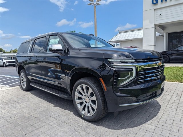 2025 Chevrolet Suburban Premier's photo
