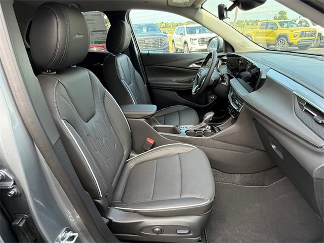 2026 Buick Encore GX Avenir photo 17