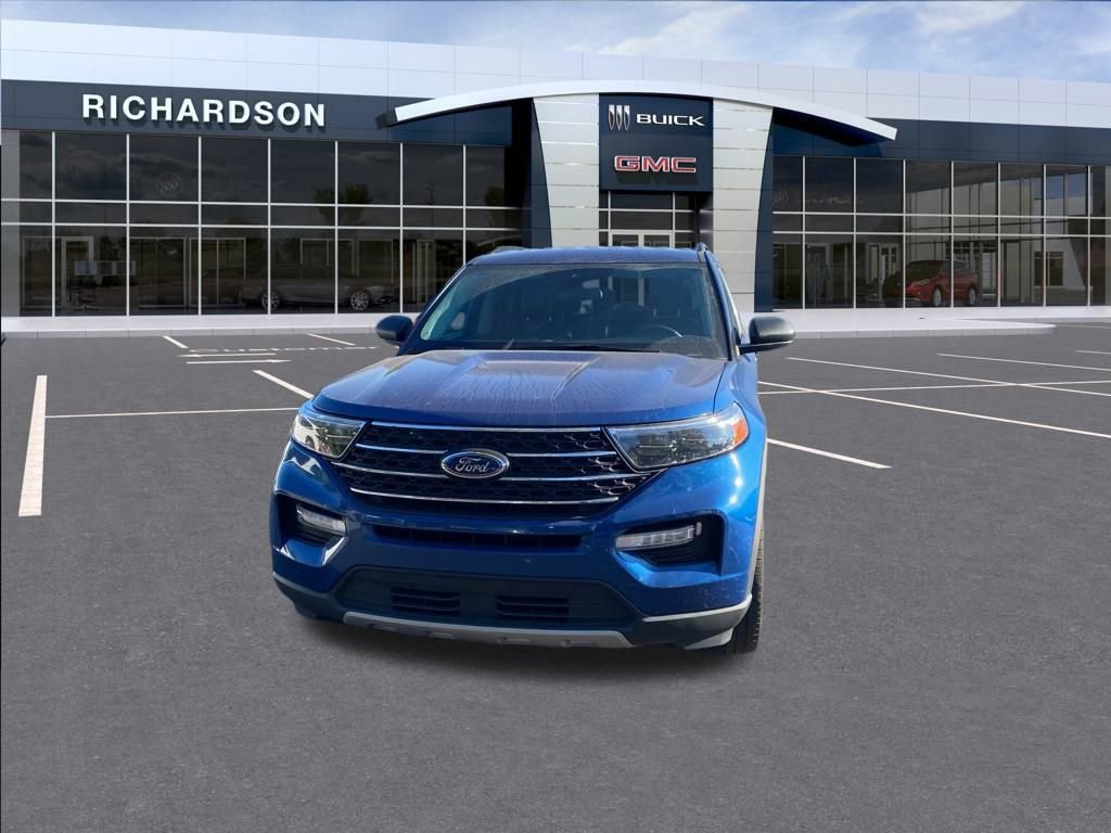 2023 Ford Explorer XLT photo 3
