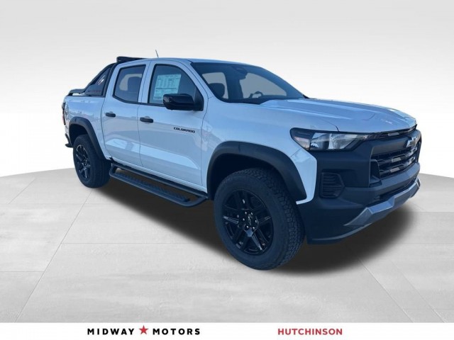New 2023 Chevrolet Silverado 1500 LT Crew Cab in Hutchinson
