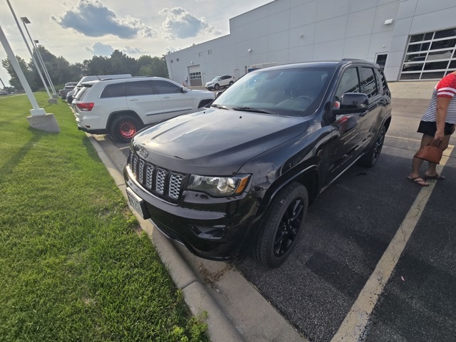 Certified 2018 Jeep Grand Cherokee Altitude with VIN 1C4RJFAG3JC420712 for sale in Shakopee, Minnesota
