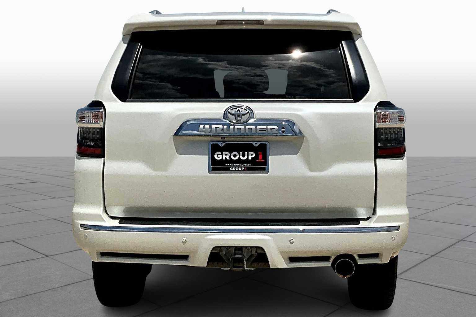2015 Toyota 4Runner Limited photo 3