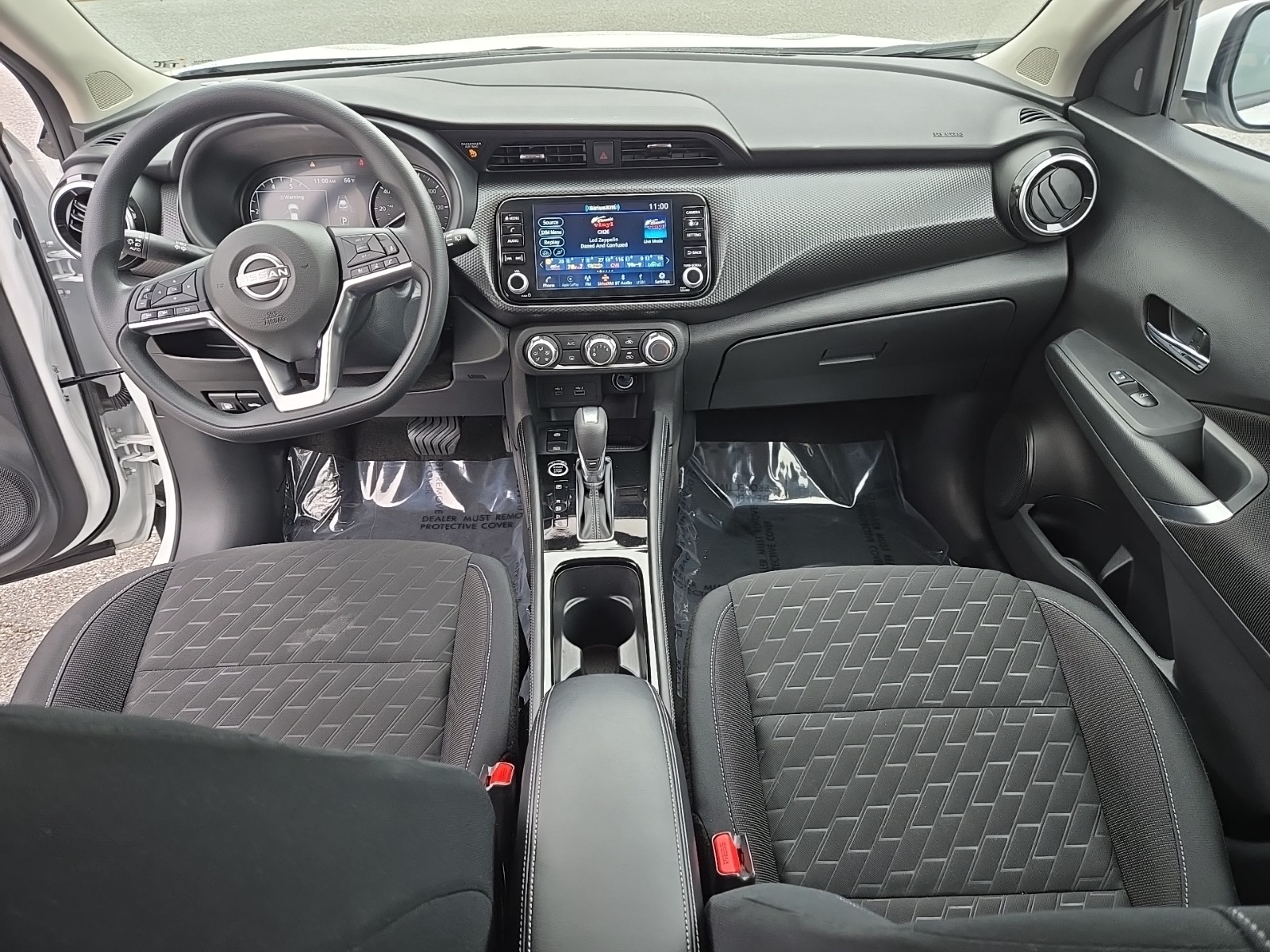 2024 Nissan Kicks SV photo 2