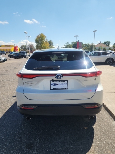 2023 Toyota Venza LE photo 4