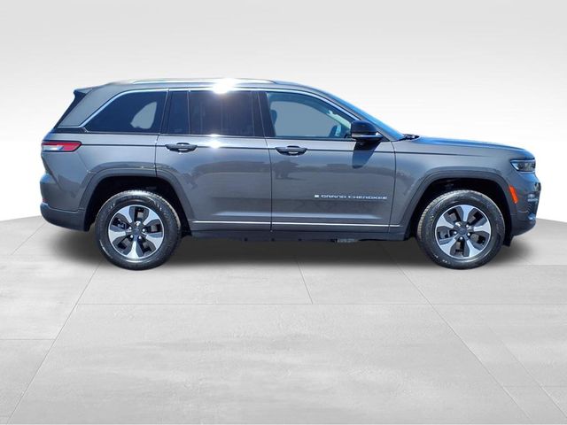 2023 Jeep Cherokee 4xe photo 2