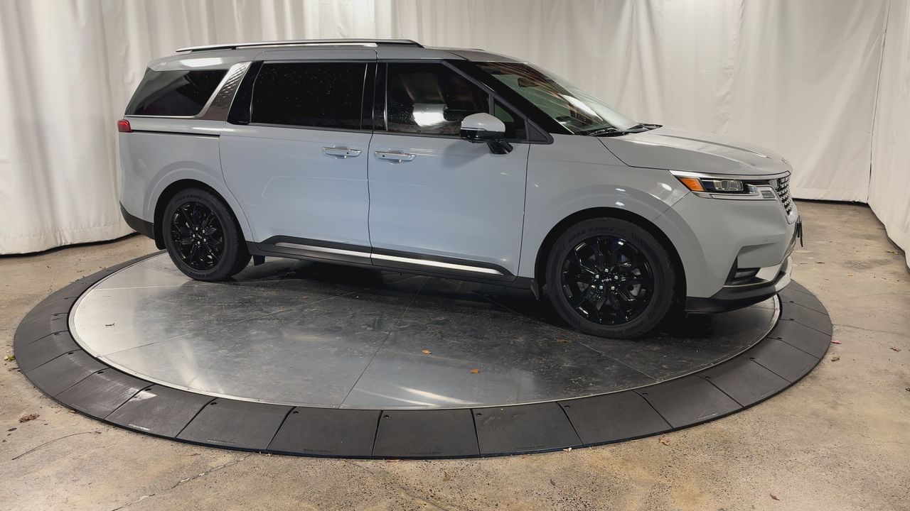 2023 Kia Carnival SX Prestige photo 2