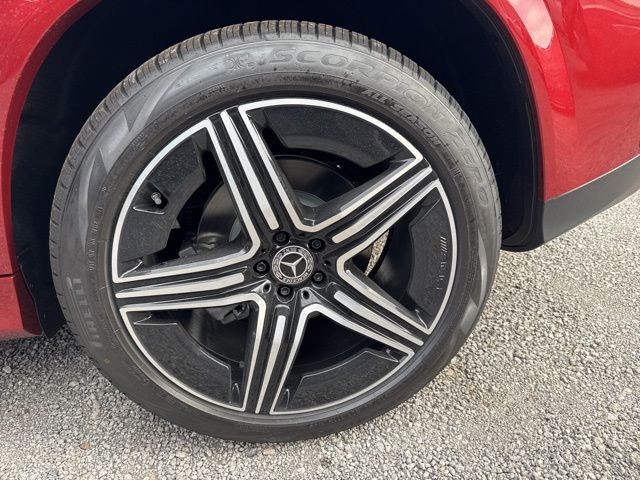 2025 Mercedes Benz GLE 450 4MATIC photo 3
