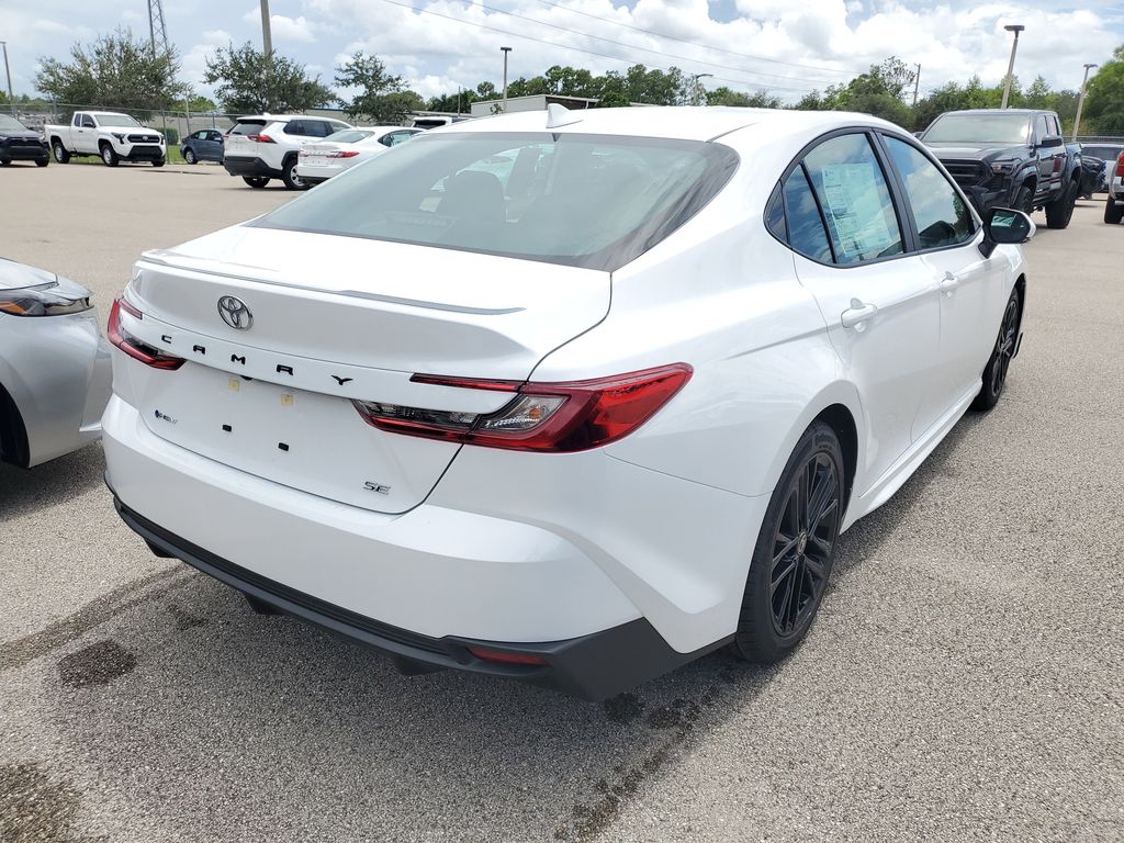 2025 Toyota Camry SE photo 5