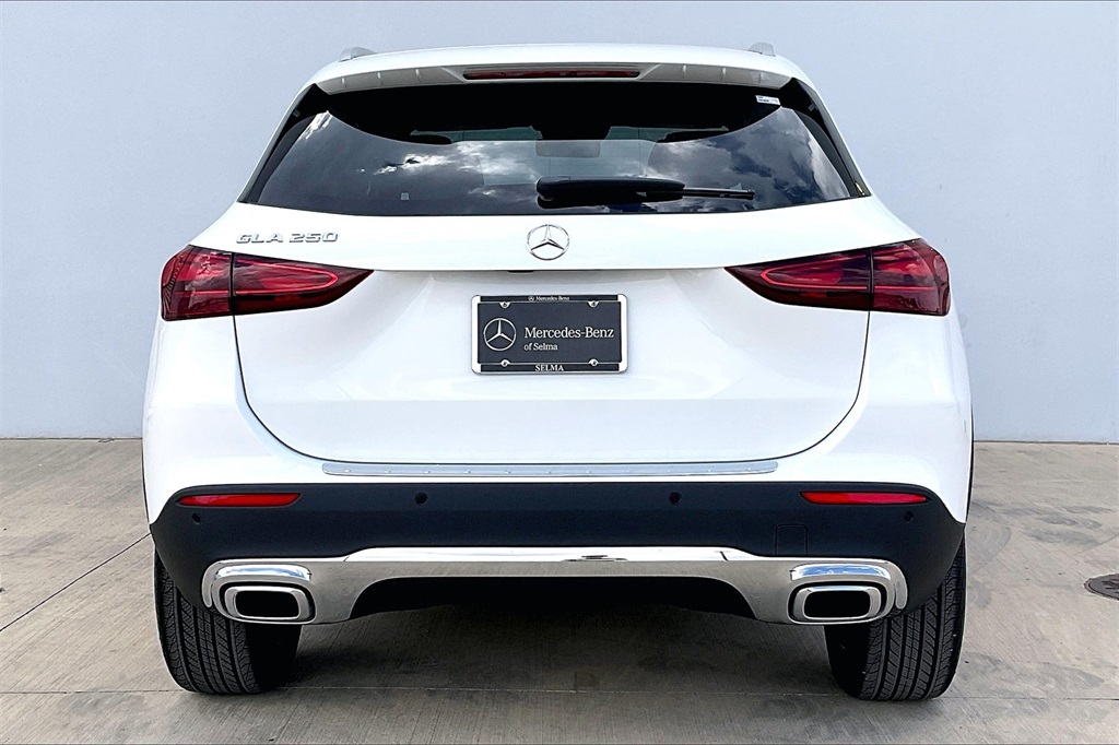 2026 Mercedes Benz GLA 250 photo 4