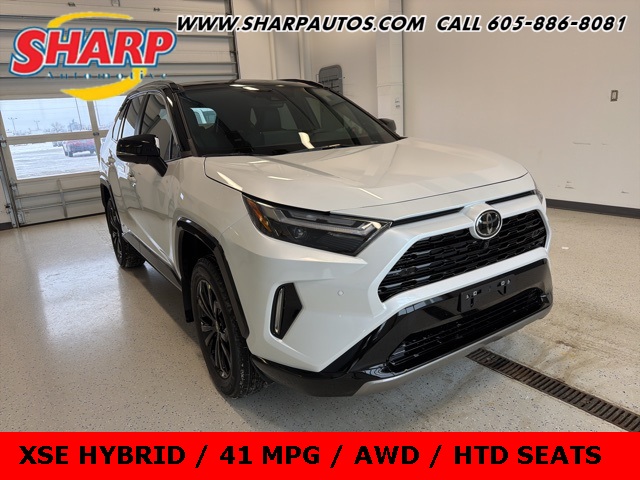 2025 Toyota RAV4 XSE's photo