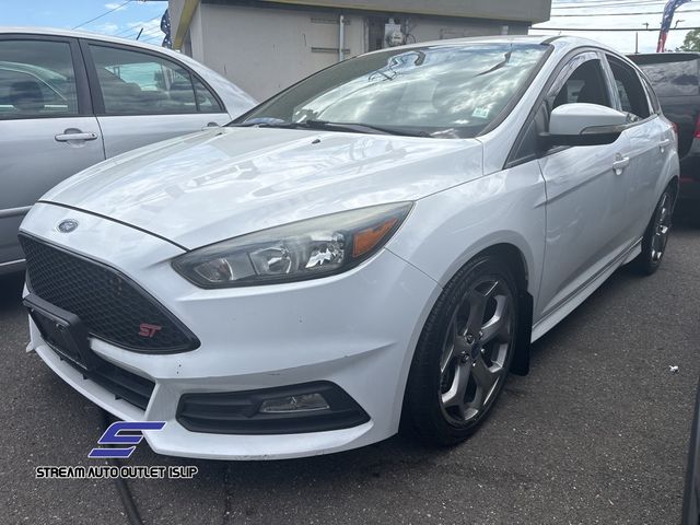 2015 Ford Focus ST photo 3