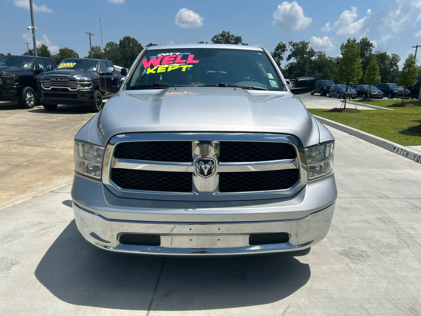 2017 Ram 1500 SLT photo 14