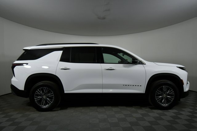 2024 Chevrolet Traverse photo 14