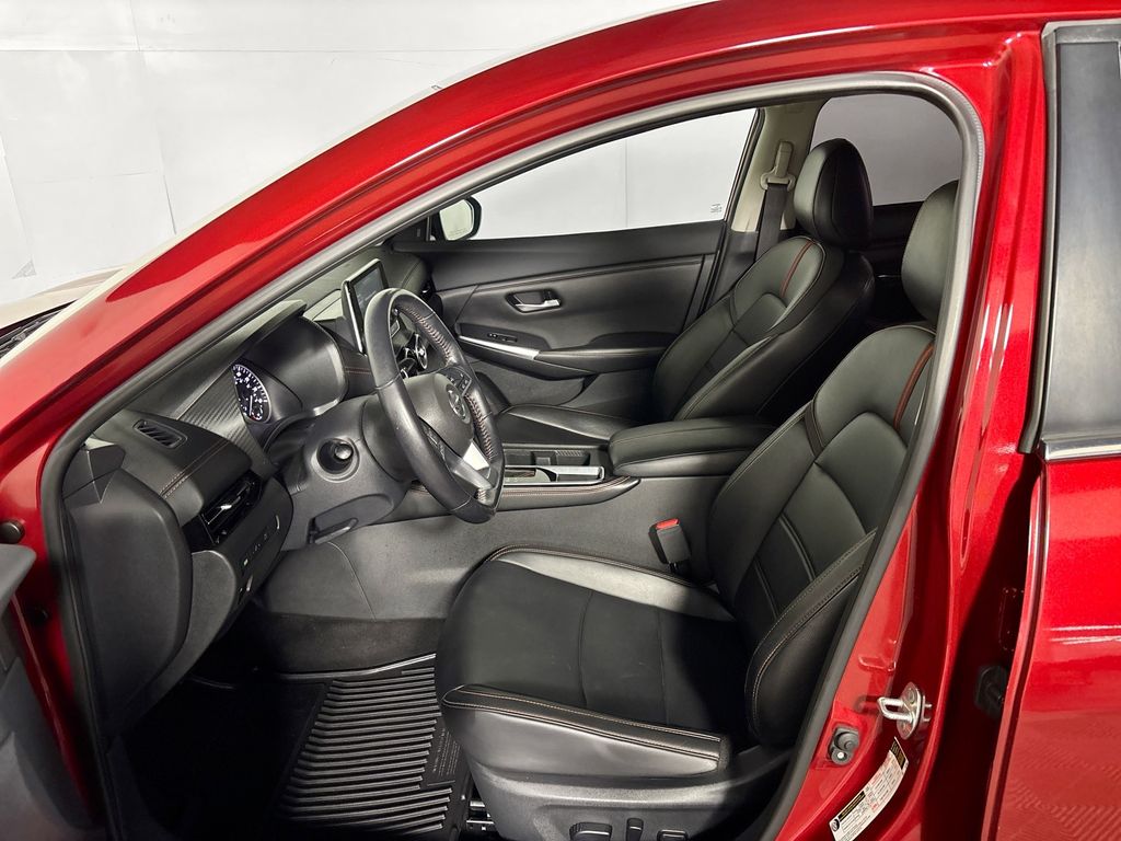 2021 Nissan Sentra SR photo 11